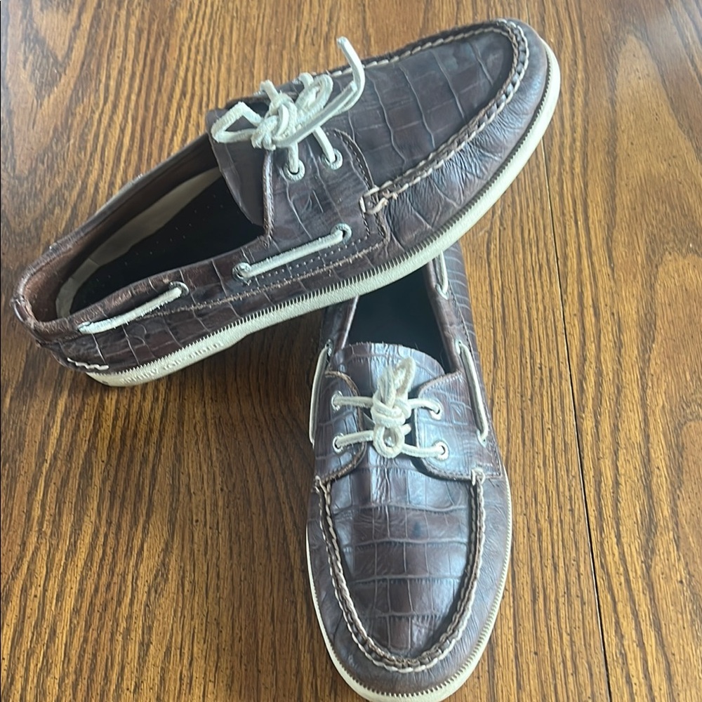 Sperry Brown Boat Shoes with Moccasin-Style Design